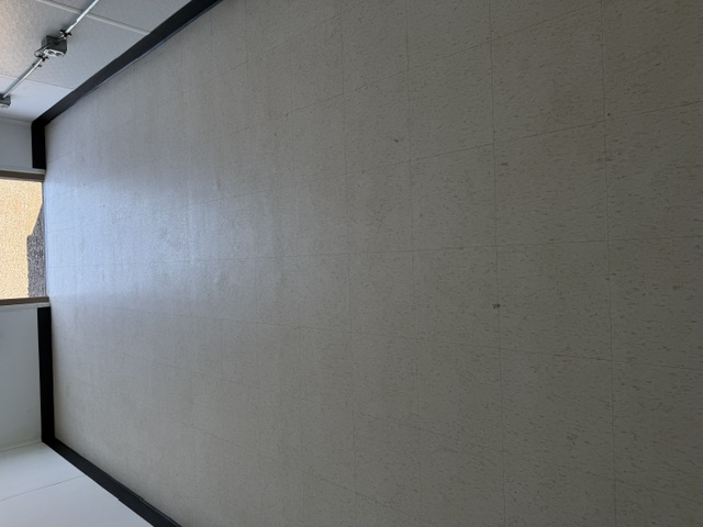 Newly reconditioned 10x20 Fibrebond concrete communication building with new 3-ton Marvair HVACs - Photo 11