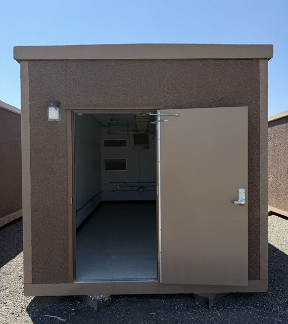 Newly reconditioned 10x20 Fibrebond concrete communication building with new 3-ton Marvair HVACs - Photo 5
