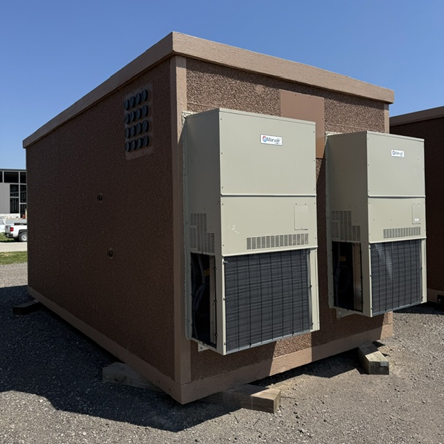 Newly reconditioned 10x20 Fibrebond concrete communication building with new 3-ton Marvair HVACs - Photo 2